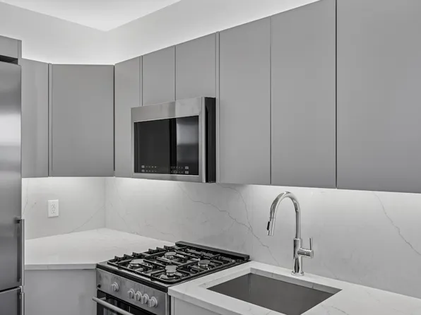 20 Exchange Place image 3 of 26