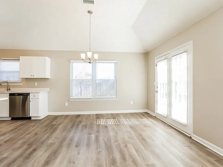 2730 River Bend Dr — Photo 6