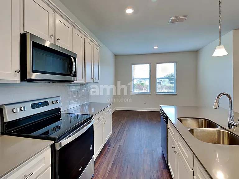 2107 Saffron Walden Dr — Photo 22