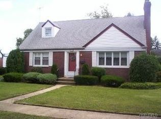 602 Campus Pl, Baldwin, NY 11510