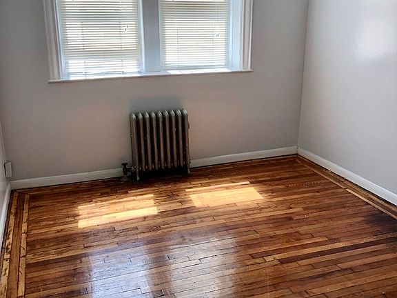 5th image of 4321 Broadway #B