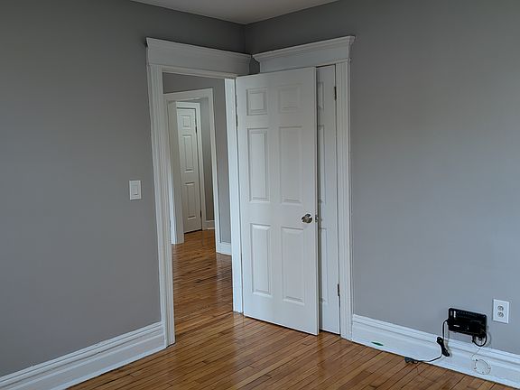 5th image of 307 William St #317-1B