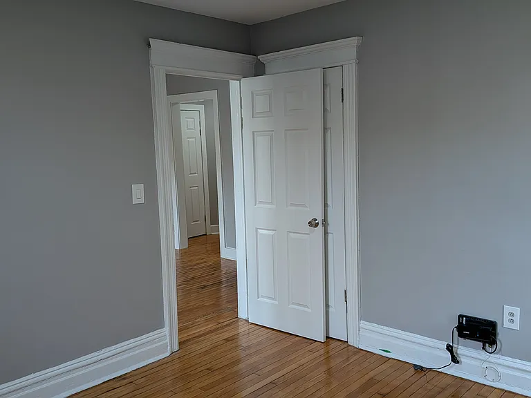 307 William St — Photo 5