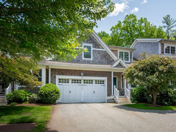 79 Spring Meadow Ln, Hanover, MA 02339