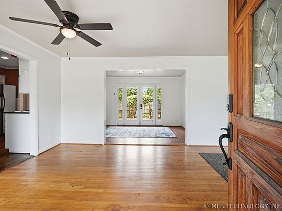 4th image of 1401 E South Ave