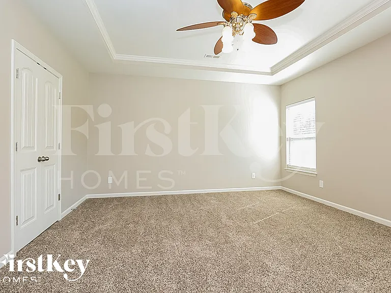 908 Carnation Dr — Photo 8
