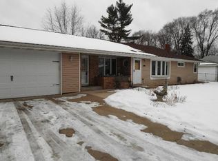 1452 Cope Ave E, Maplewood, MN 55109