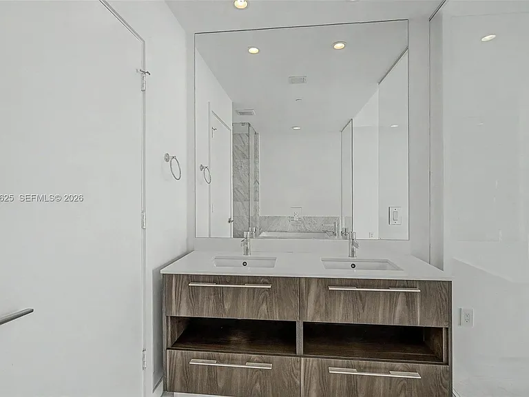 480 NE 31st St #3902 — Photo 22