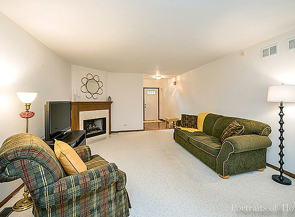 5th image of 23W426 Pinehurst Ln