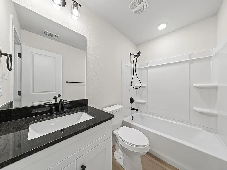 1407 S 5th St — Photo 22