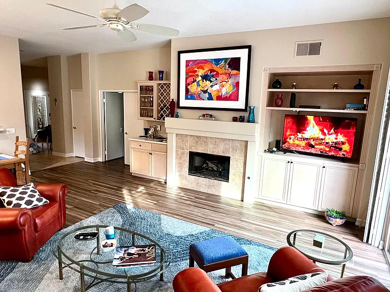 209 Kavenish Dr — Photo 4