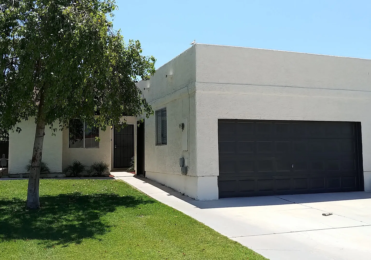Four Bedroom Two Bath Townhouse — Photo 1