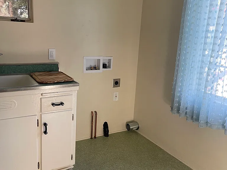 1431 N Allen Ave — Photo 6