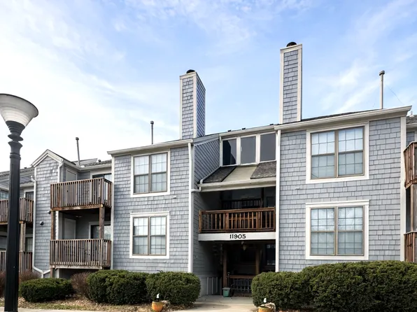 11905 W 58th Ter APT J, Shawnee, KS 66216