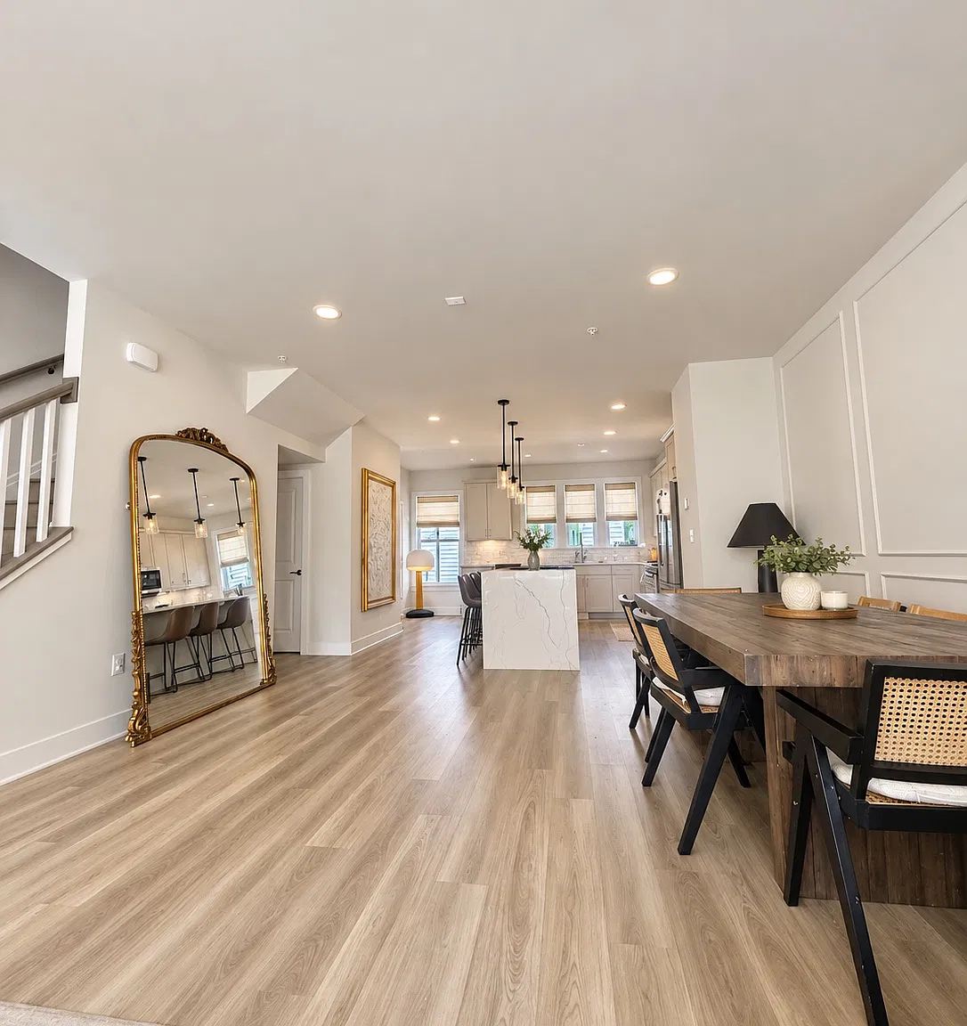 5 bed, 4.5 bath, 2190 sqft, $4,750 — Photo 2