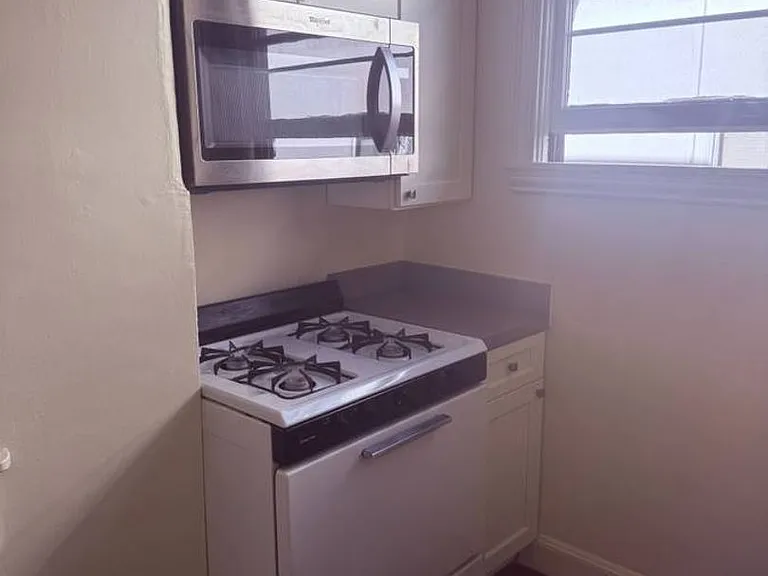 2320 Haste St #8 — Photo 6