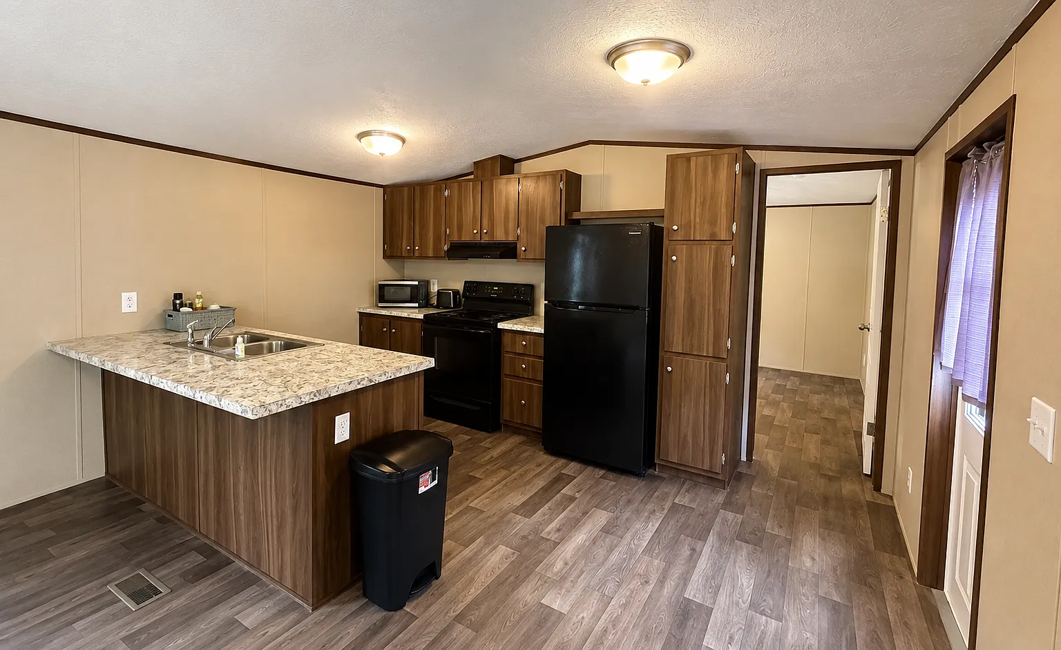 3 bed, 1140 sqft, $1,600 — Photo 3