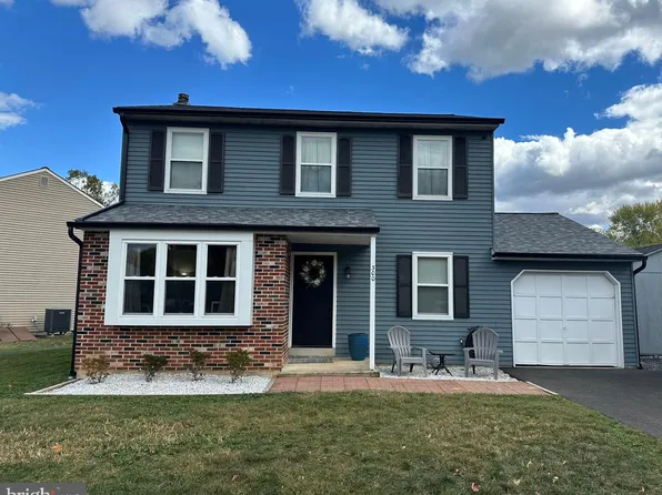 300 Pheasant Run Dr, New Britain, PA 18901