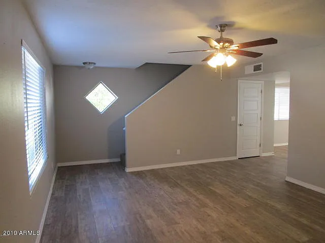 3 bed, 2.5 bath, 1364 sqft, $1,910 — Photo 4