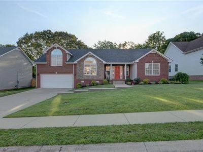 732 W Accipiter Cir, Clarksville, TN, 37043