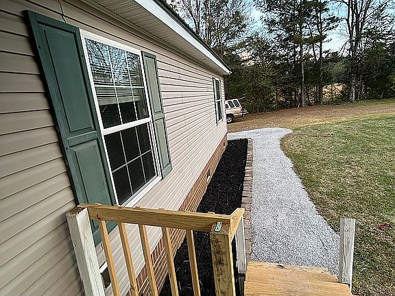 3rd image of 1125 Clifft Rd
