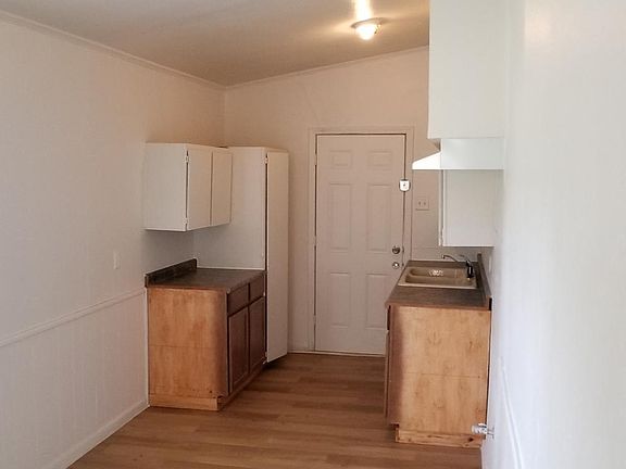 2nd image of 907 Leyenda Dr