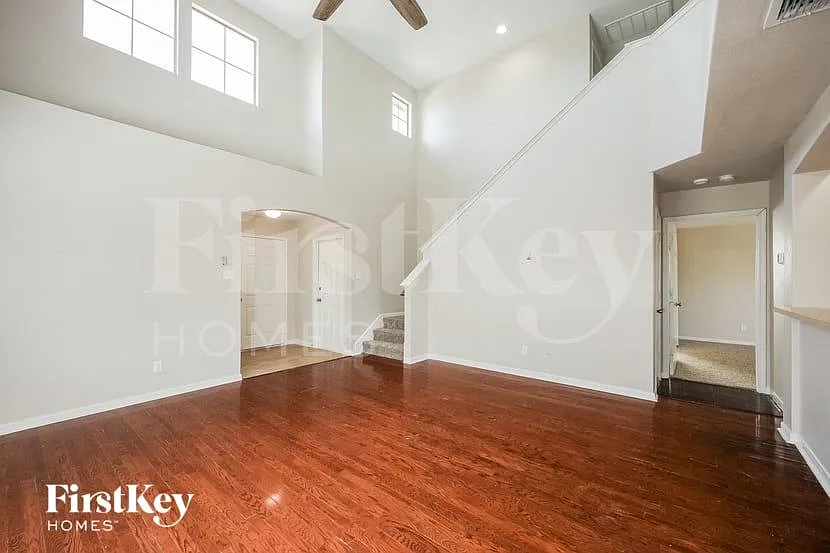 3 bed, 2.5 bath, 1844 sqft, $1,675 — Photo 4