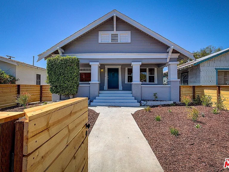 3871 S Hobart Blvd — Photo 2