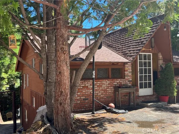 689 Dahlia Dr, Green Valley Lake, CA 92341