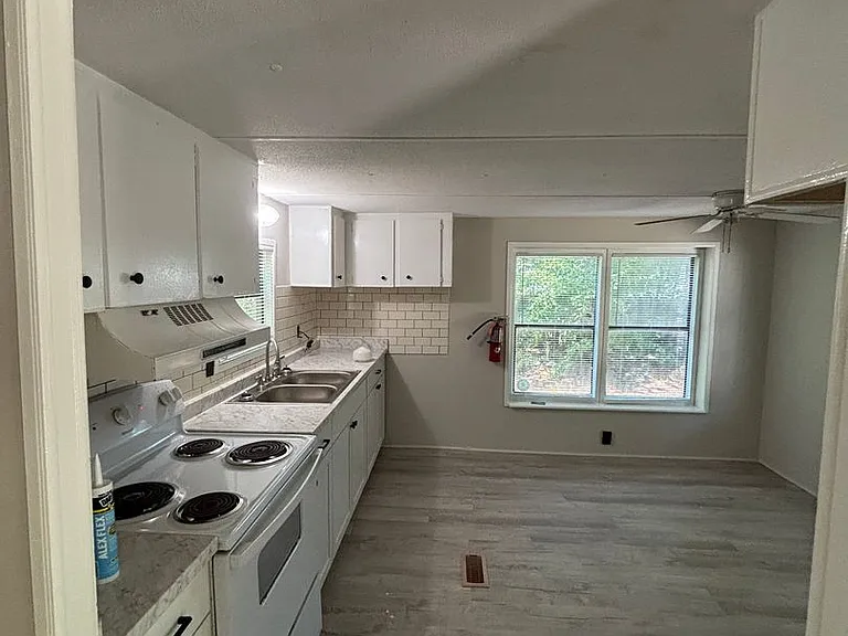 320 Dreher Rd — Photo 3