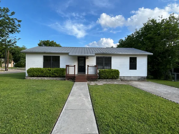 8 Matthews Dr, Lampasas, TX 76550