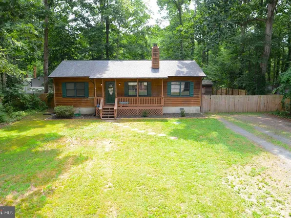 12846 Homestead Ln, Lusby, MD 20657