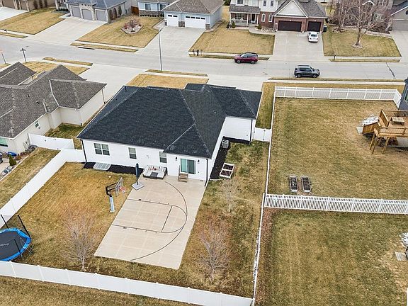 5th image of 8022 N 159th Ave