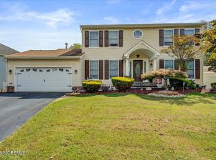 9 Hawk Ct, Howell, NJ 07731