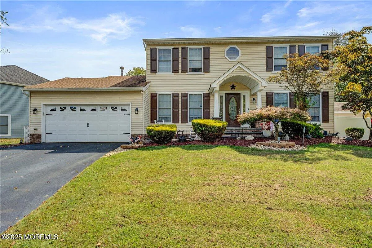 9 Hawk Court photo 1