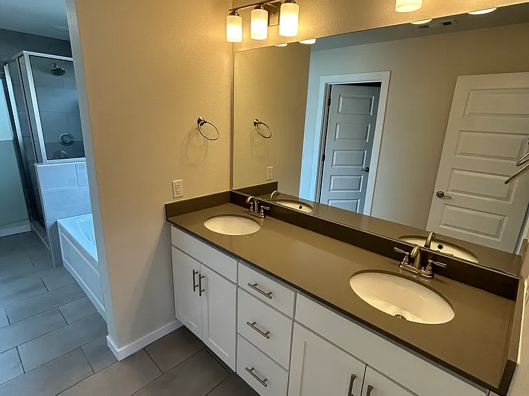 510 Wagon Wheel Rd — Photo 5