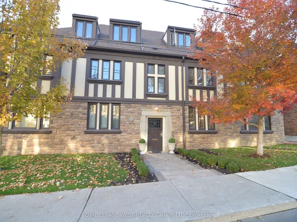 27 W Mossom Rd, Toronto, ON M6S 1L9
