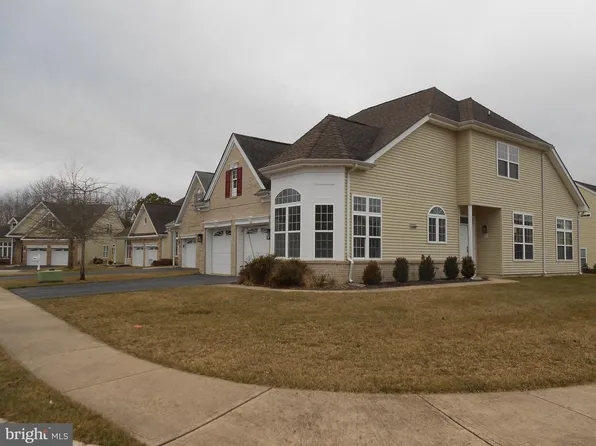 25 Quincy Ter, Barnegat, NJ 08005