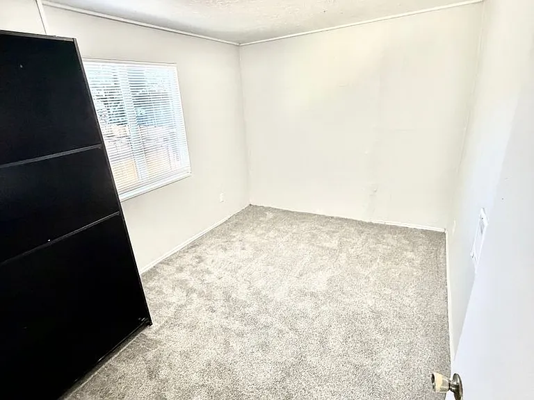 3670-3672 Atlas Way — Photo 6