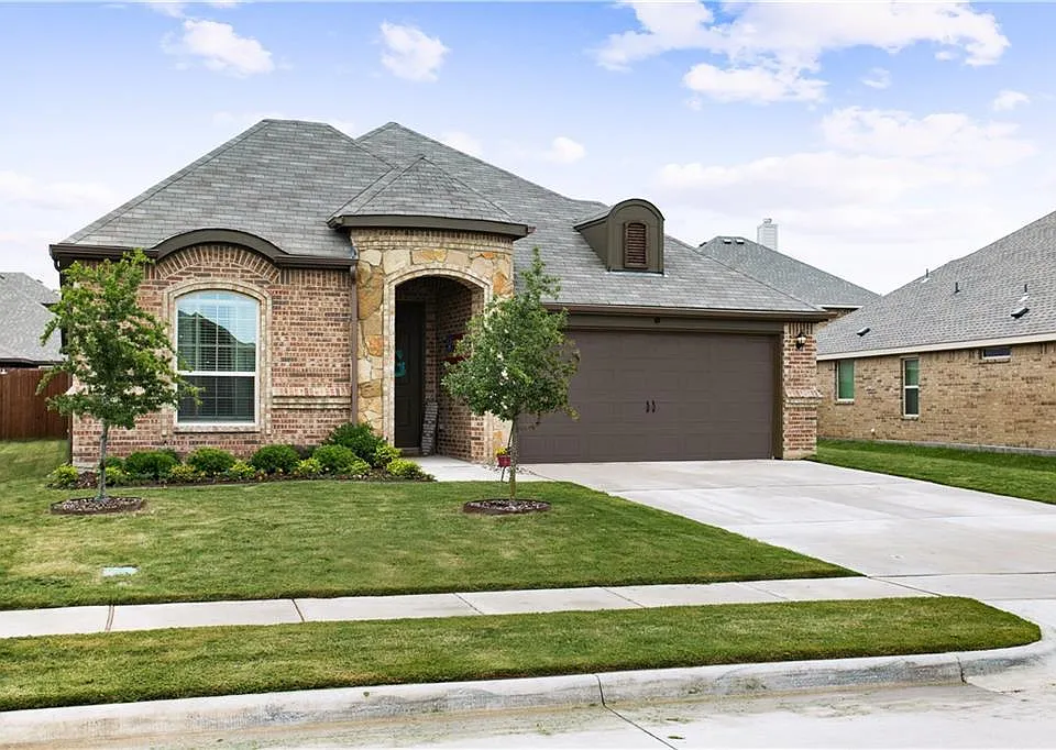 260 Hilltop Dr