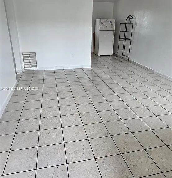 654 W 29th St #4 — Photo 13