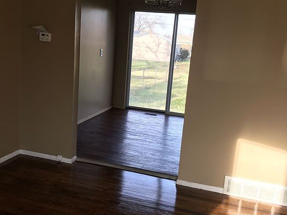 5th image of 40 Mulligan Dr