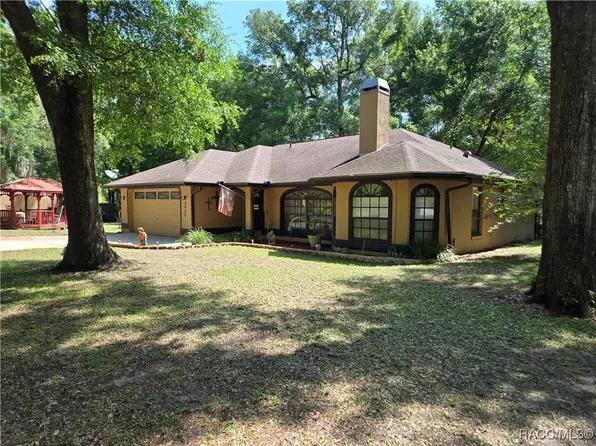 8425 N Hearthside Ter, Crystal River, FL 34428