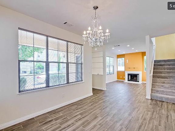 2nd angle of Dining area.