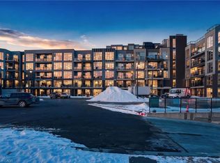 10 Concord Pl #205, Grimsby, ON L3M 0G6