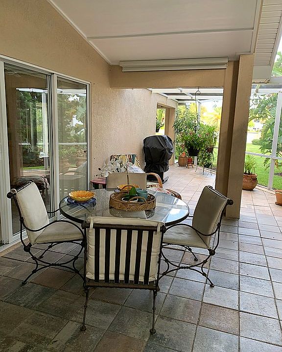 1st image of 925 Landmark Cir S