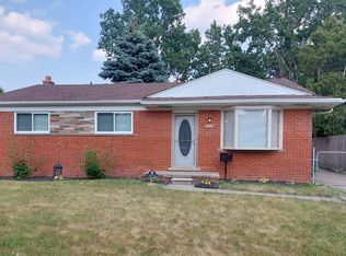 26216 Wexford Dr, Warren, MI 48091