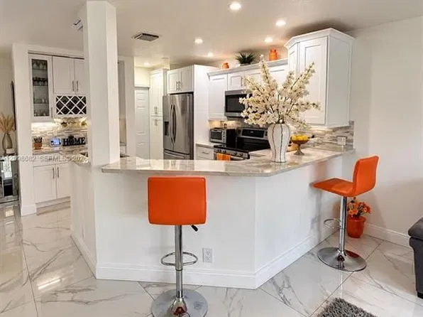 8520 E Southgate Shores Cir #852, Fort Lauderdale, FL 33321