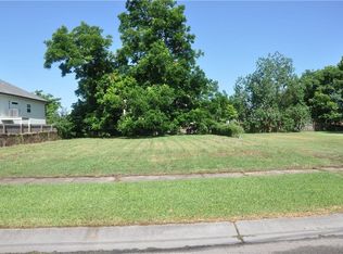 51 Old Hickory St, Chalmette, LA 70043