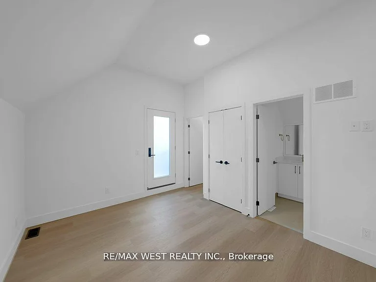 502 Atlas Ave #C — Photo 11